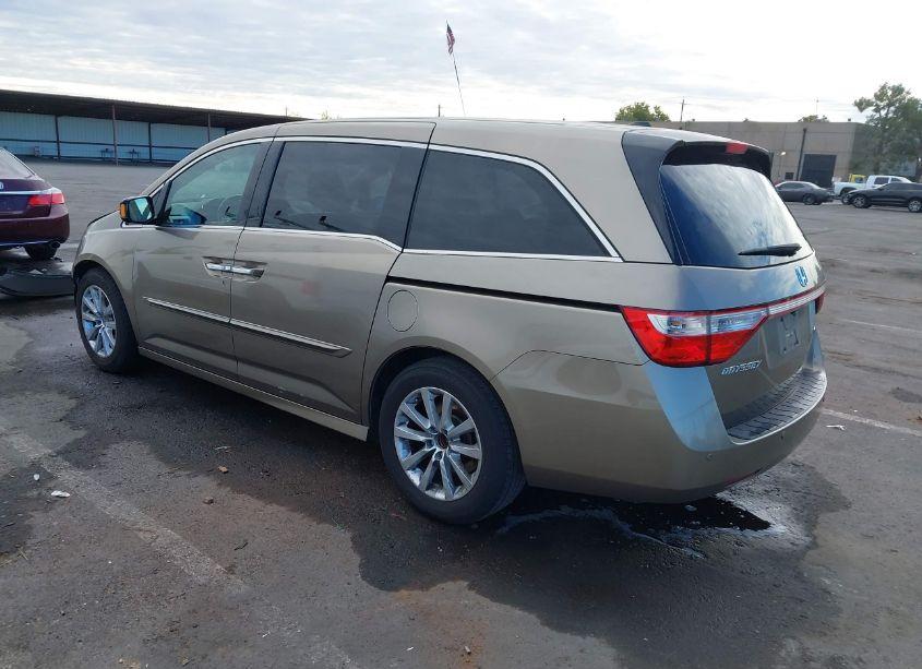 Photo 3 of 2011 Honda Odyssey TOURING/TOURING ELITE (VIN 5FNRL5H9XBB005791)