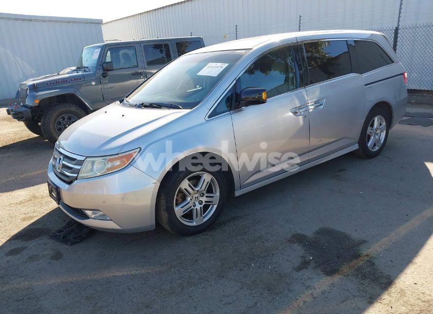 Photo 2 of 2011 Honda Odyssey TOURING/TOURING ELITE (VIN 5FNRL5H9XBB012899)