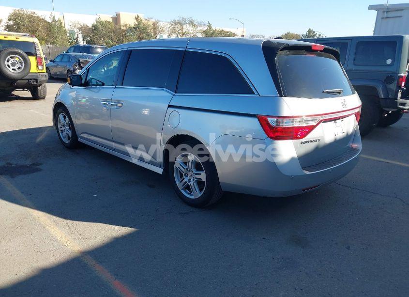 Photo 3 of 2011 Honda Odyssey TOURING/TOURING ELITE (VIN 5FNRL5H9XBB012899)