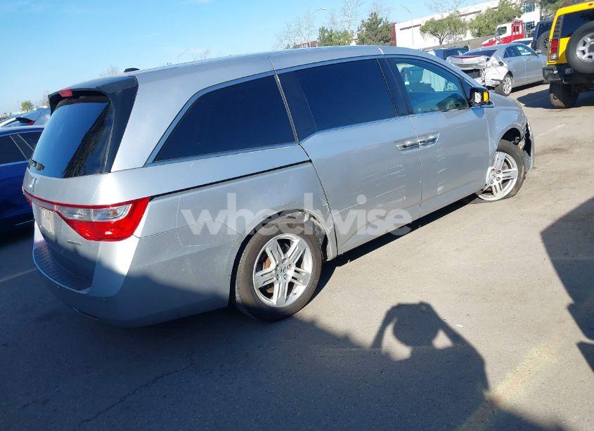 Photo 4 of 2011 Honda Odyssey TOURING/TOURING ELITE (VIN 5FNRL5H9XBB012899)