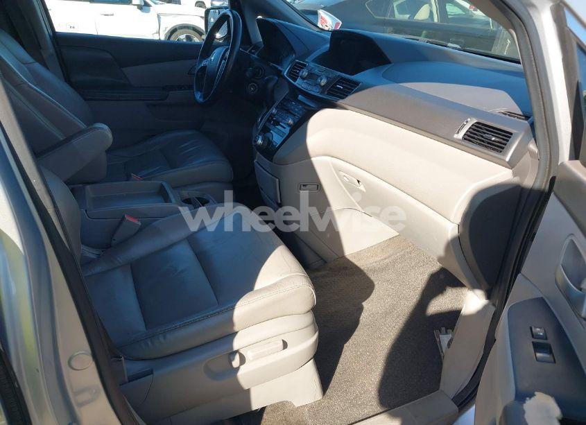 Photo 5 of 2011 Honda Odyssey TOURING/TOURING ELITE (VIN 5FNRL5H9XBB012899)