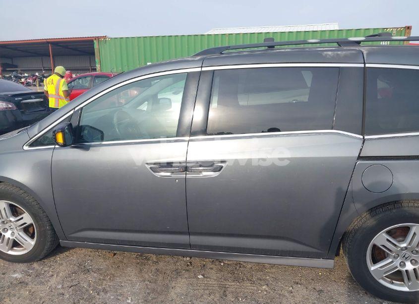 Photo 14 of 2011 Honda Odyssey TOURING/TOURING ELITE (VIN 5FNRL5H9XBB024129)