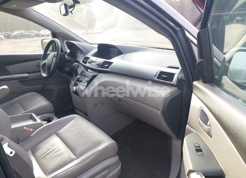 Photo 5 of 2011 Honda Odyssey TOURING/TOURING ELITE (VIN 5FNRL5H9XBB024129)