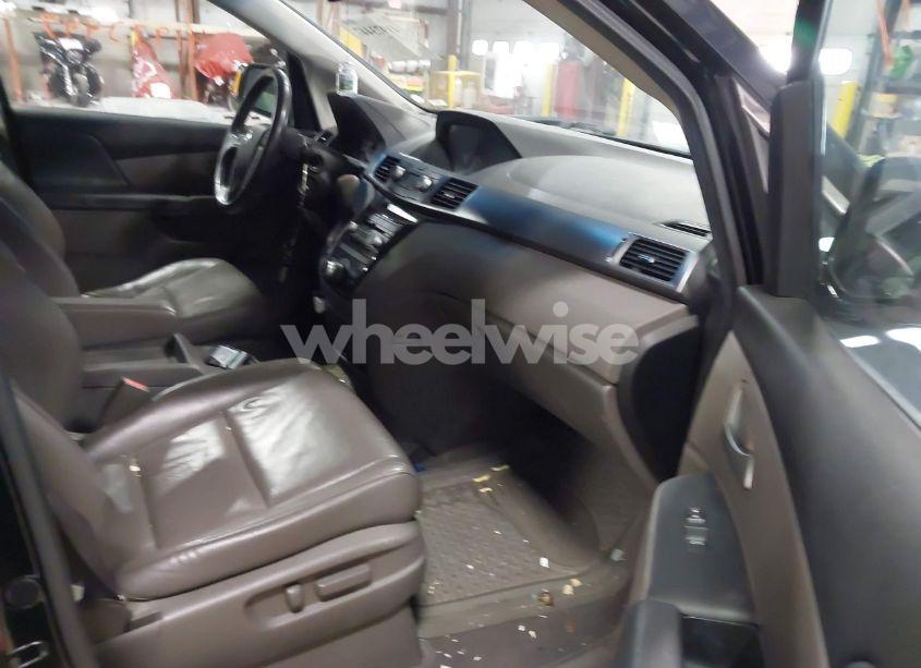 Photo 5 of 2011 Honda Odyssey TOURING/TOURING ELITE (VIN 5FNRL5H9XBB055008)