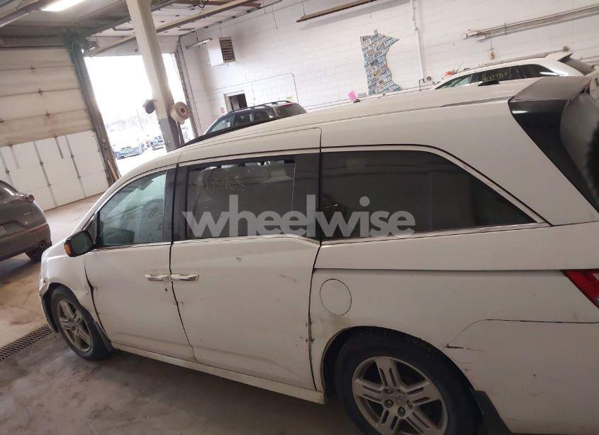 Photo 14 of 2011 Honda Odyssey TOURING/TOURING ELITE (VIN 5FNRL5H9XBB057468)