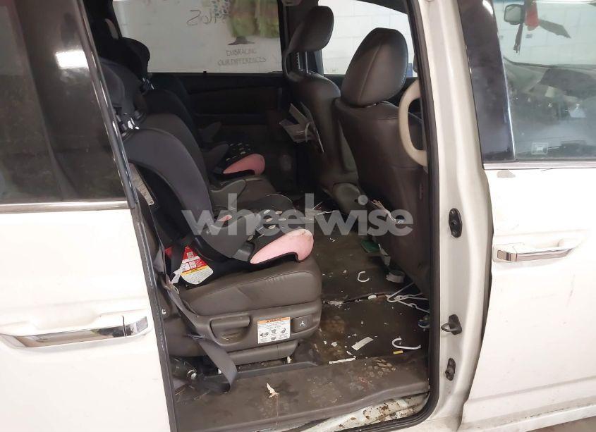 Photo 8 of 2011 Honda Odyssey TOURING/TOURING ELITE (VIN 5FNRL5H9XBB057468)