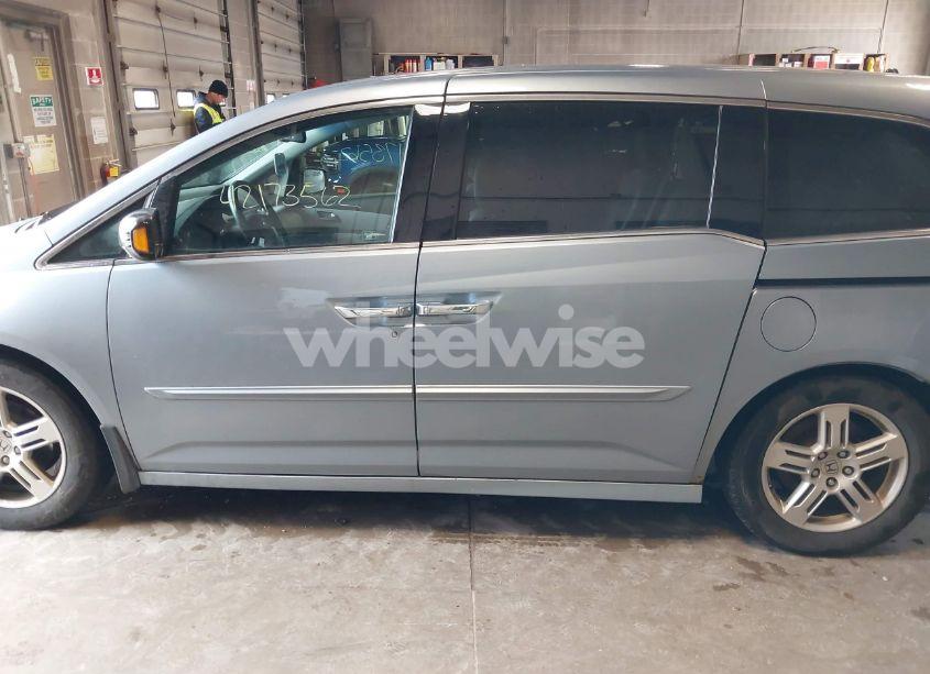 Photo 14 of 2011 Honda Odyssey TOURING/TOURING ELITE (VIN 5FNRL5H9XBB081303)