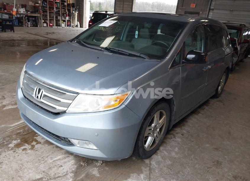 Photo 2 of 2011 Honda Odyssey TOURING/TOURING ELITE (VIN 5FNRL5H9XBB081303)
