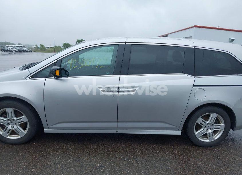 Photo 14 of 2011 Honda Odyssey TOURING/TOURING ELITE (VIN 5FNRL5H9XBB092964)