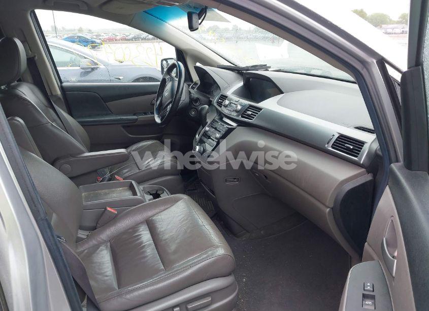 Photo 5 of 2011 Honda Odyssey TOURING/TOURING ELITE (VIN 5FNRL5H9XBB092964)