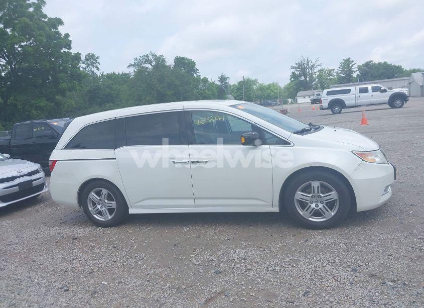 Photo 14 of 2013 Honda Odyssey TOURING/TOURING ELITE (VIN 5FNRL5H9XDB049390)