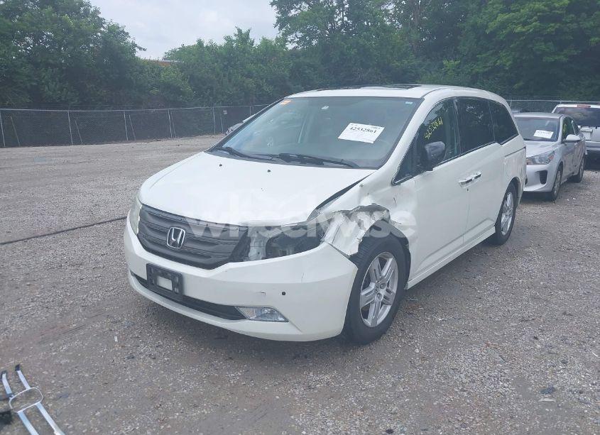 Photo 2 of 2013 Honda Odyssey TOURING/TOURING ELITE (VIN 5FNRL5H9XDB049390)