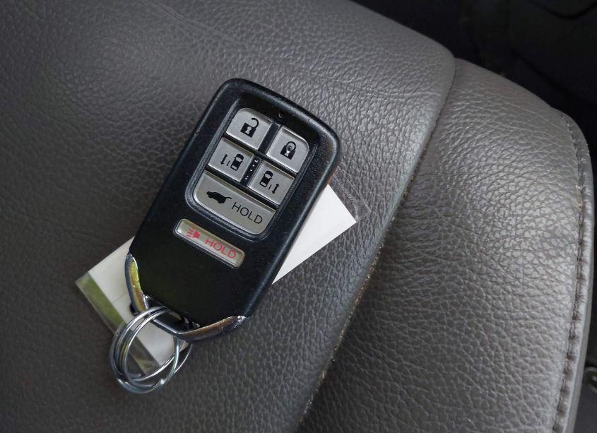 Photo 11 of 2016 Honda Odyssey TOURING/TOURING ELITE (VIN 5FNRL5H9XGB049216)