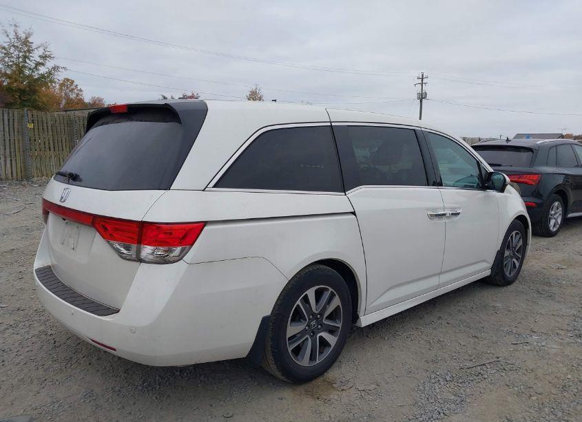 Photo 4 of 2016 Honda Odyssey TOURING/TOURING ELITE (VIN 5FNRL5H9XGB049216)