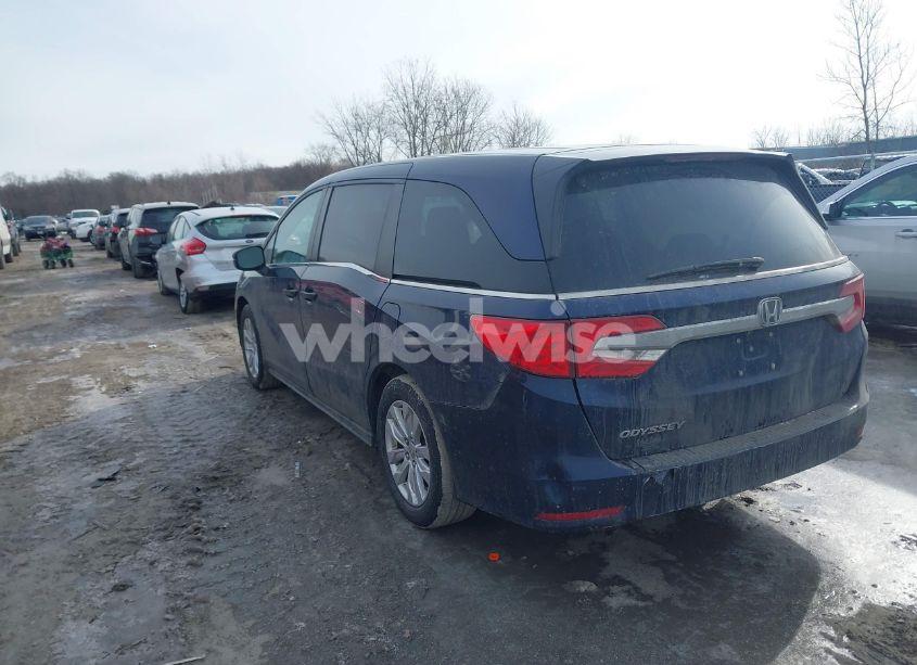 Photo 3 of 2018 Honda Odyssey LX (VIN 5FNRL6H20JB088445)