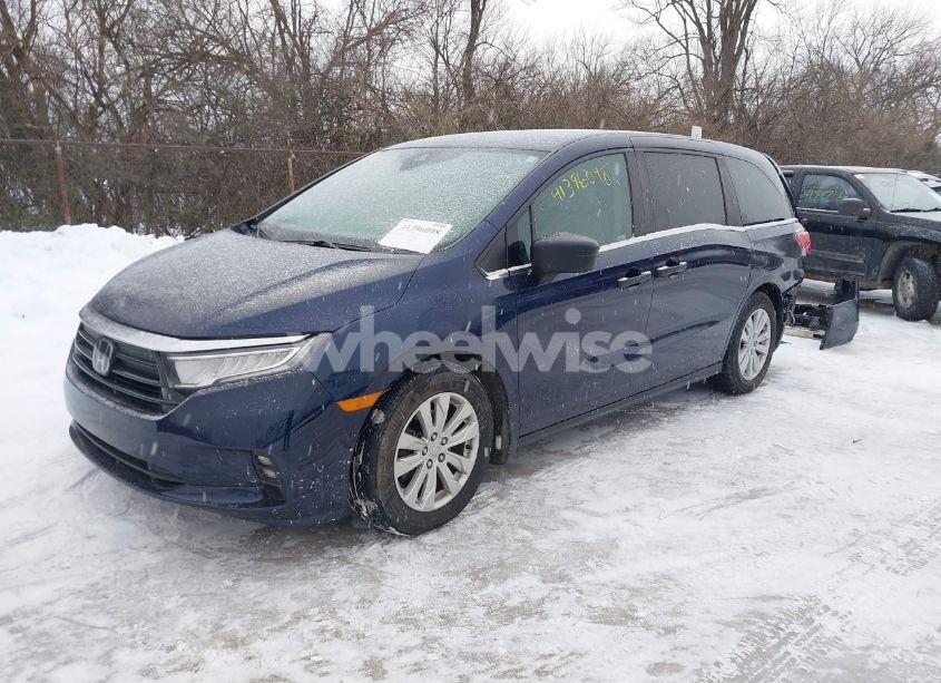 Photo 2 of 2021 Honda Odyssey LX (VIN 5FNRL6H20MB029769)