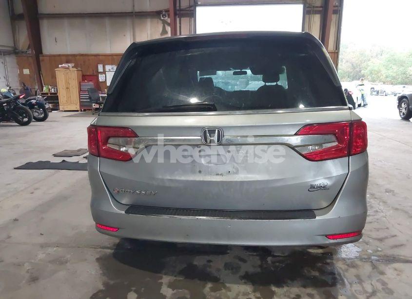 Photo 16 of 2018 Honda Odyssey LX (VIN 5FNRL6H21JB067863)