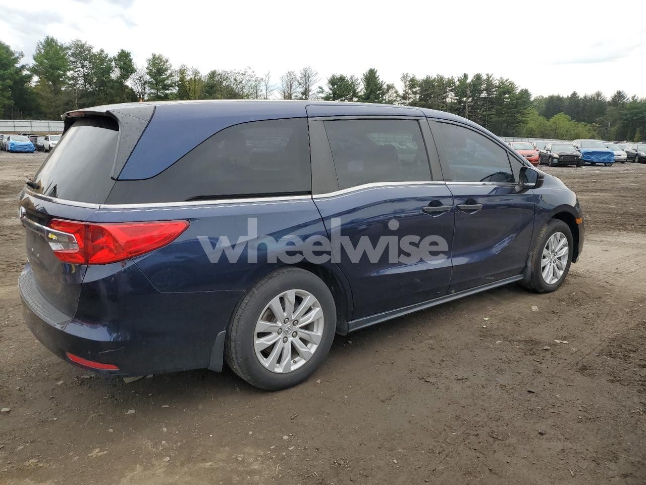 Photo 3 of 2018 HONDA ODYSSEY LX N/A (VIN 5FNRL6H21JB074294)