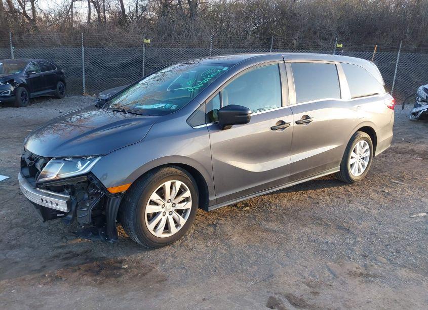 Photo 2 of 2019 Honda Odyssey LX (VIN 5FNRL6H22KB127022)