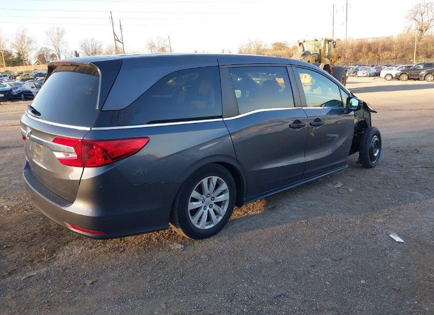 Photo 4 of 2019 Honda Odyssey LX (VIN 5FNRL6H22KB127022)