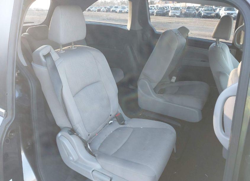 Photo 8 of 2019 Honda Odyssey LX (VIN 5FNRL6H22KB127022)