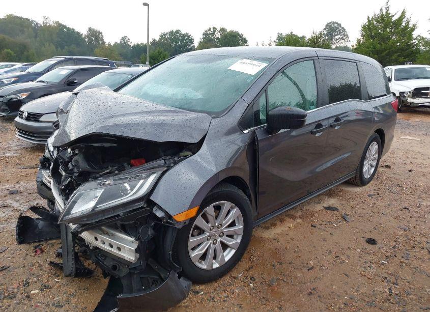 Photo 2 of 2019 Honda Odyssey LX (VIN 5FNRL6H23KB104591)