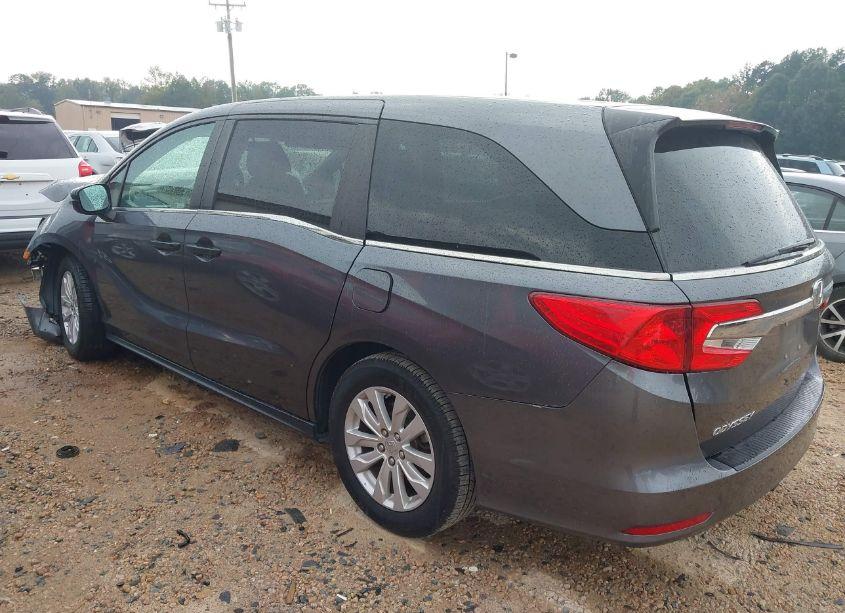 Photo 3 of 2019 Honda Odyssey LX (VIN 5FNRL6H23KB104591)