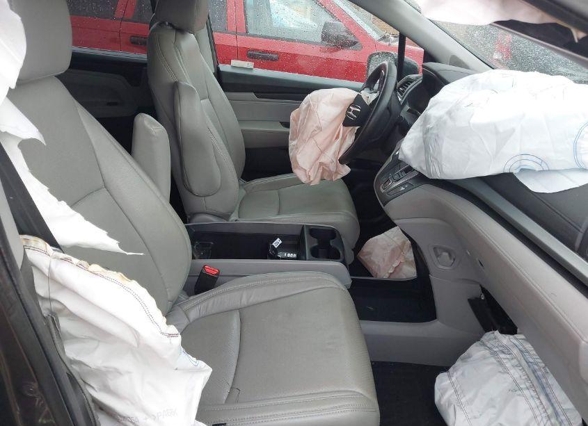 Photo 5 of 2019 Honda Odyssey LX (VIN 5FNRL6H23KB104591)