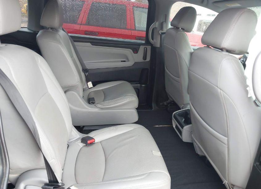 Photo 8 of 2019 Honda Odyssey LX (VIN 5FNRL6H23KB104591)