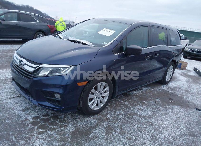 Photo 2 of 2019 Honda Odyssey LX (VIN 5FNRL6H24KB043977)