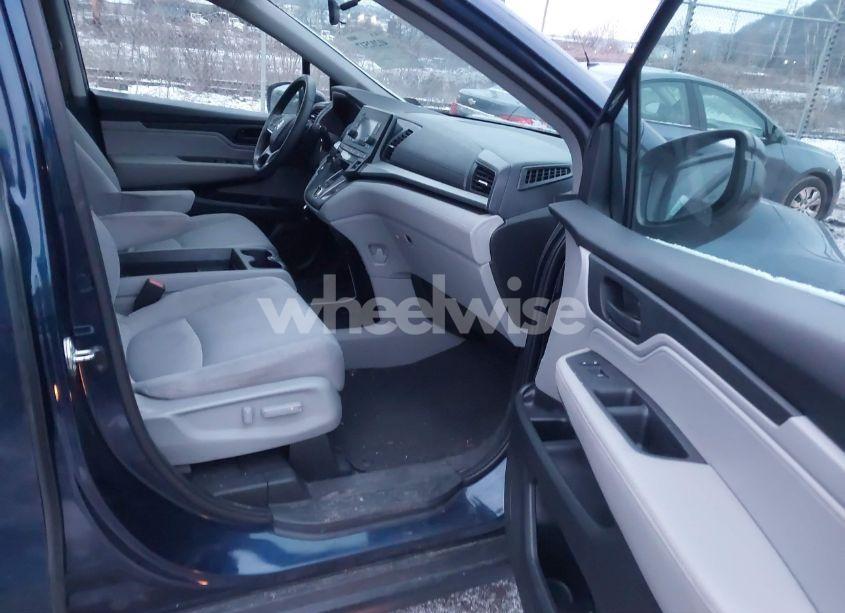 Photo 5 of 2019 Honda Odyssey LX (VIN 5FNRL6H24KB043977)