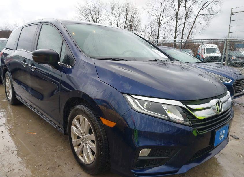 2019 Honda Odyssey LX (VIN 5FNRL6H24KB056650) main photo