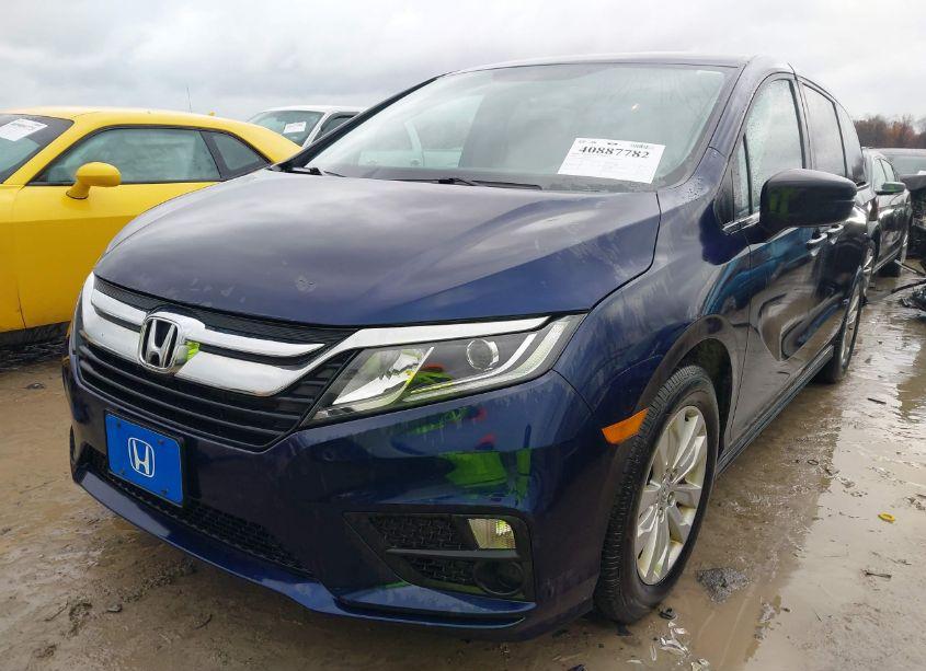 Photo 2 of 2019 Honda Odyssey LX (VIN 5FNRL6H24KB056650)
