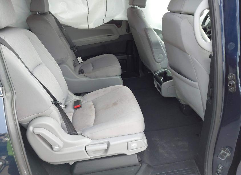 Photo 8 of 2019 Honda Odyssey LX (VIN 5FNRL6H24KB056650)