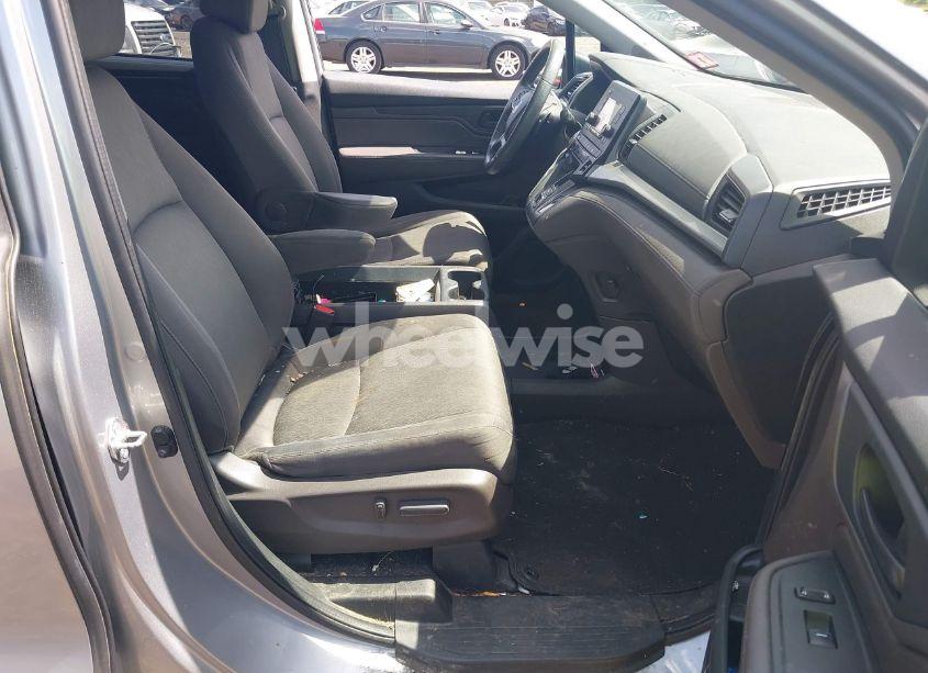 Photo 5 of 2019 Honda Odyssey LX (VIN 5FNRL6H25KB022751)