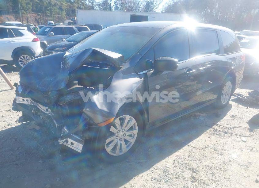 Photo 2 of 2021 Honda Odyssey LX (VIN 5FNRL6H26MB002074)