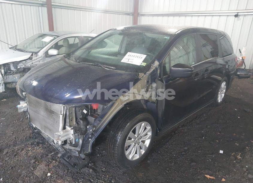 Photo 2 of 2019 Honda Odyssey LX (VIN 5FNRL6H27KB068193)