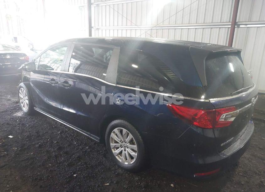 Photo 3 of 2019 Honda Odyssey LX (VIN 5FNRL6H27KB068193)