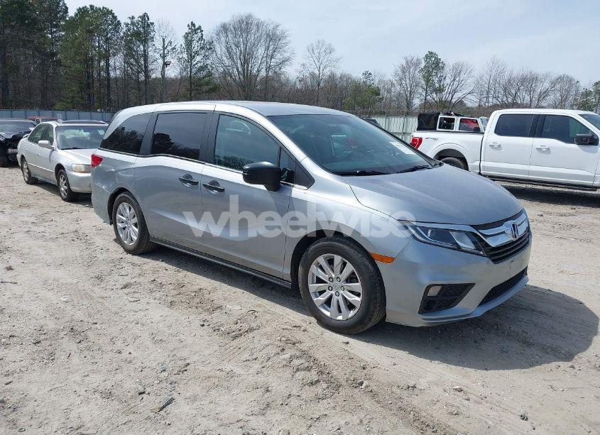 2020 Honda Odyssey LX (VIN 5FNRL6H27LB001918) main photo