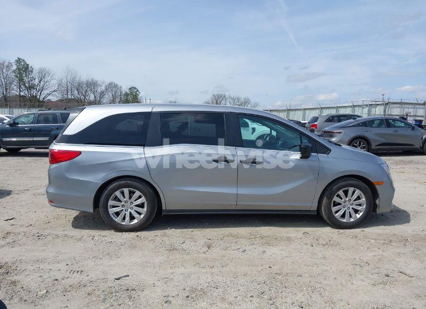Photo 13 of 2020 Honda Odyssey LX (VIN 5FNRL6H27LB001918)