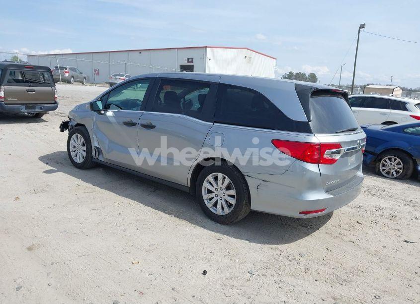 Photo 3 of 2020 Honda Odyssey LX (VIN 5FNRL6H27LB001918)