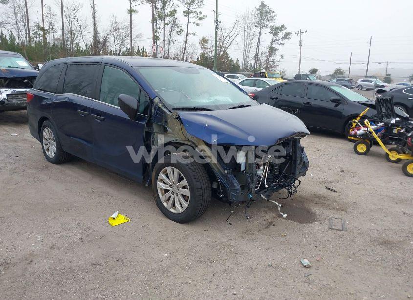 2020 Honda Odyssey LX (VIN 5FNRL6H27LB004219) main photo