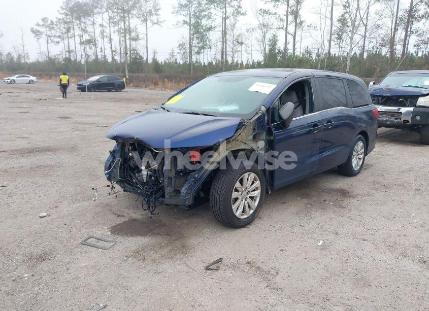 Photo 2 of 2020 Honda Odyssey LX (VIN 5FNRL6H27LB004219)