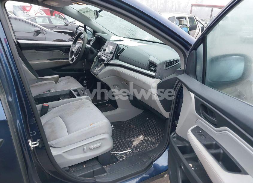 Photo 5 of 2020 Honda Odyssey LX (VIN 5FNRL6H27LB004219)