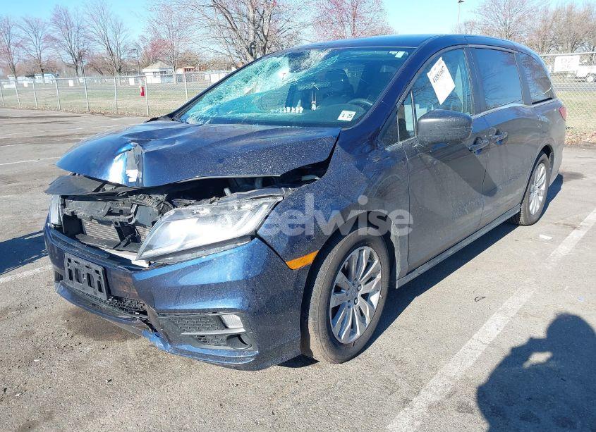 Photo 2 of 2020 Honda Odyssey LX (VIN 5FNRL6H27LB072505)