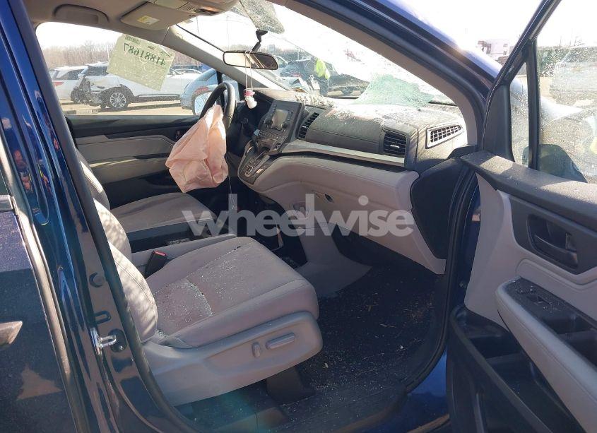 Photo 5 of 2020 Honda Odyssey LX (VIN 5FNRL6H27LB072505)