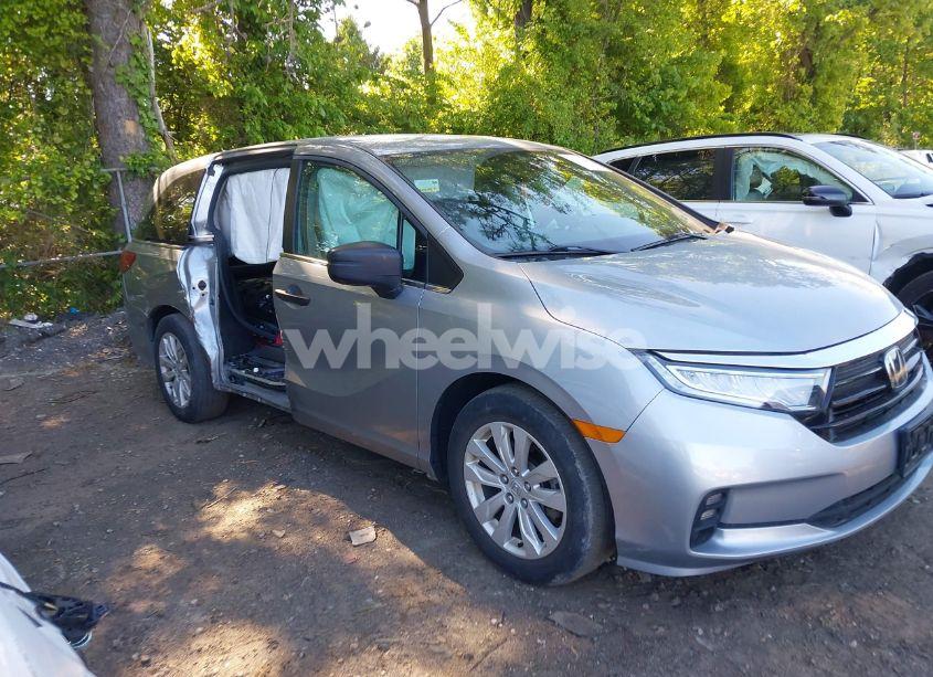 Photo 13 of 2021 Honda Odyssey LX (VIN 5FNRL6H27MB019210)