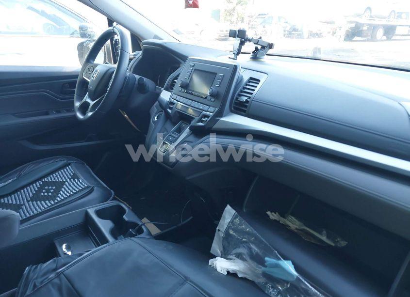 Photo 5 of 2021 Honda Odyssey LX (VIN 5FNRL6H27MB019210)