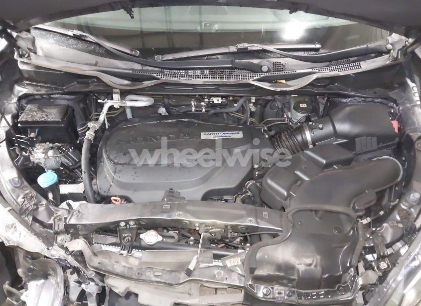 Photo 10 of 2018 Honda Odyssey LX (VIN 5FNRL6H29JB093935)