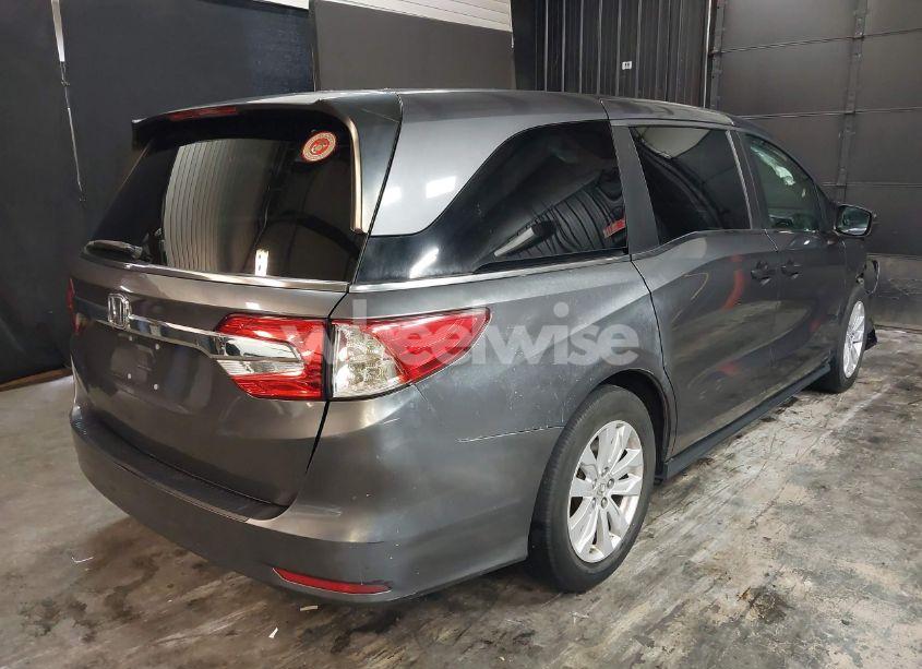 Photo 4 of 2018 Honda Odyssey LX (VIN 5FNRL6H29JB093935)